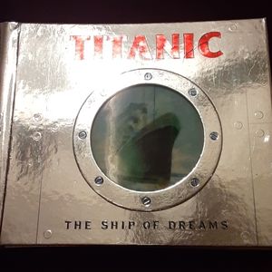 Titanic The ship Of Dreams Pop up book